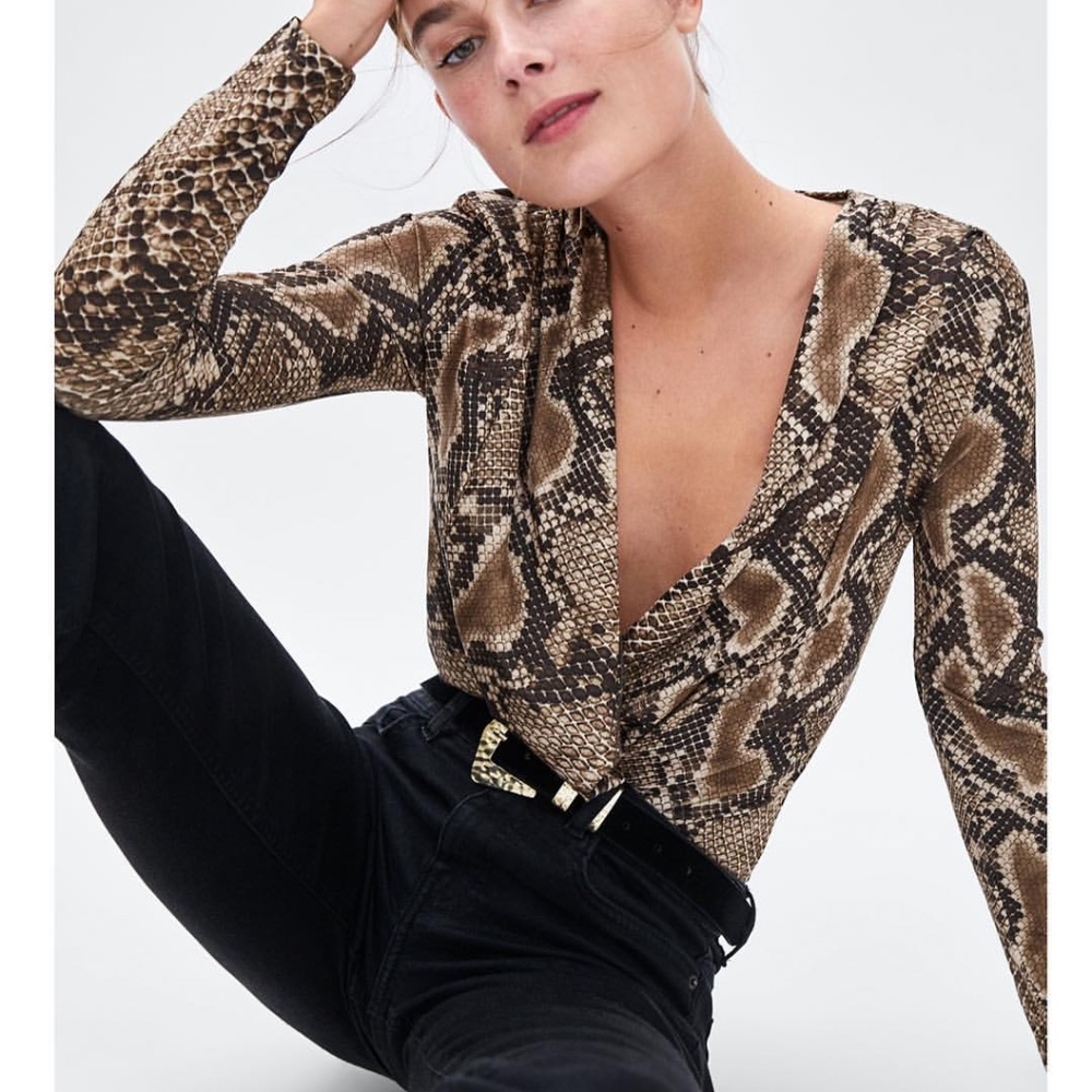 ZARA STRETCH V-NECK WRAP LONG SLEEVE SNAKESKIN PRINT BODYSUIT